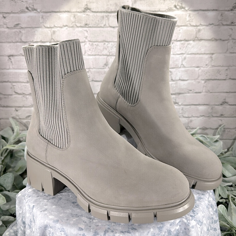 ZBY Grey Micro Suede Stretch Collar Pull On Lug Sole Ankle Boots WMS 10M🌟VGUC🌟